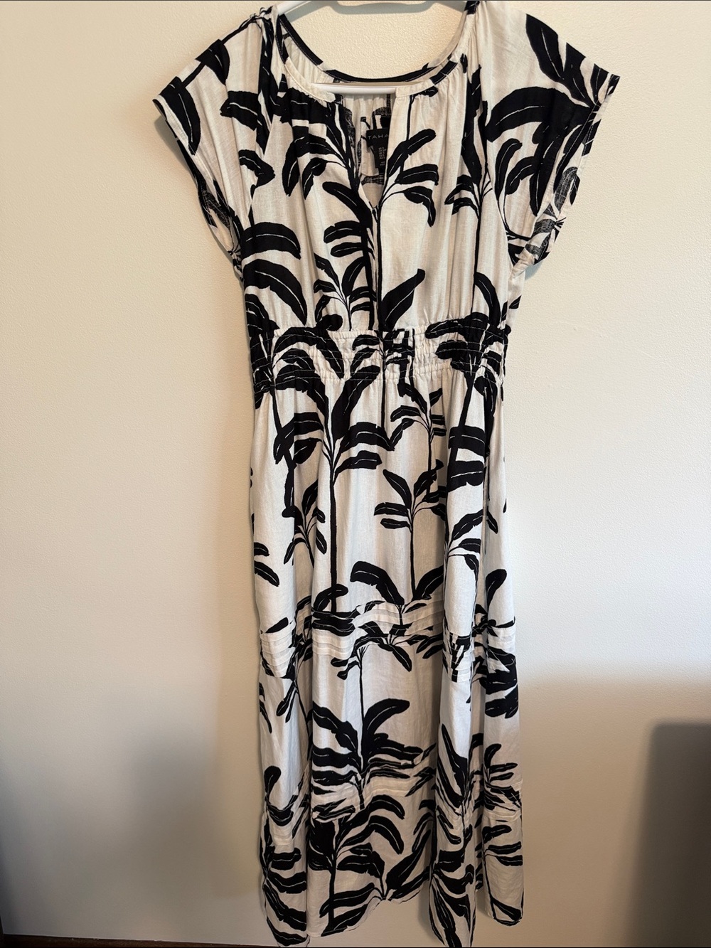 Tahari Black & White Leaf-Print Maxi Dress